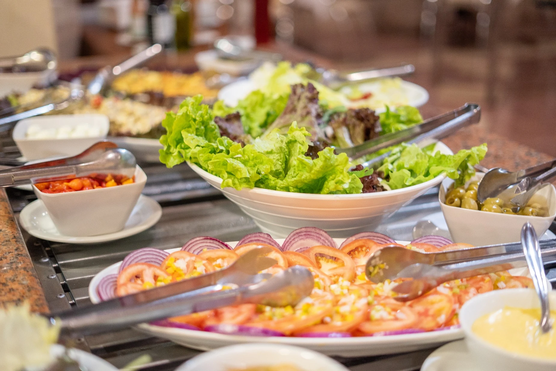 Buffet de saladas do restaurante